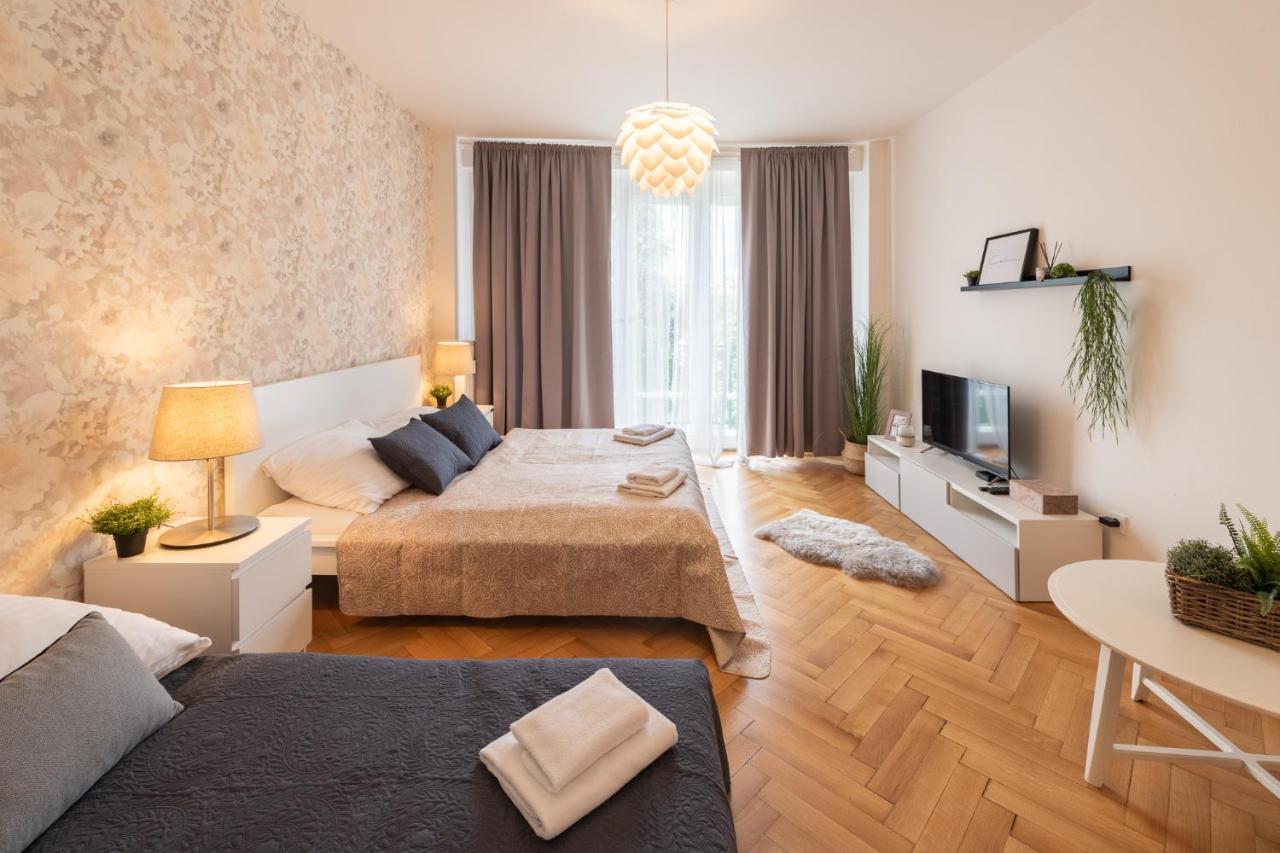 Luxury Apartment In Prime Location 布拉格 外观 照片